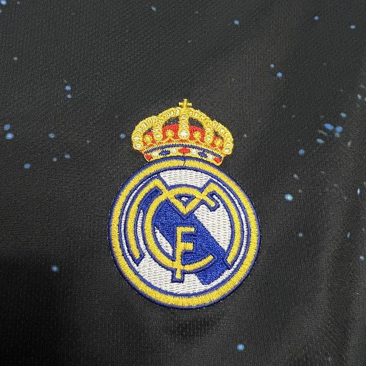 Real Madrid maillot foot concept 2024 2025 - vue 4