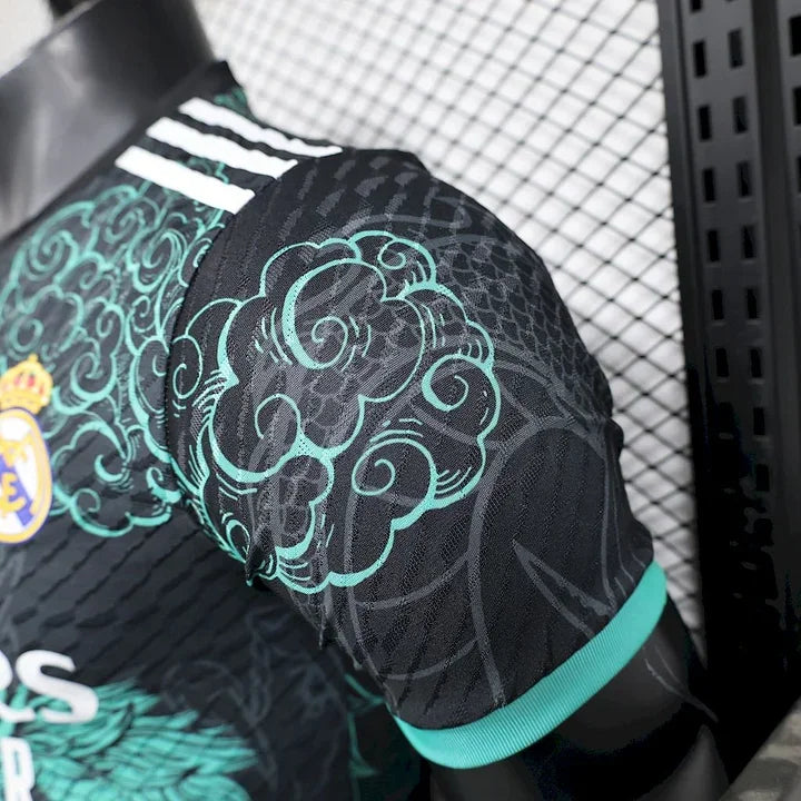 Maillot Real Madrid foot concept 2025 2026 - vue 3