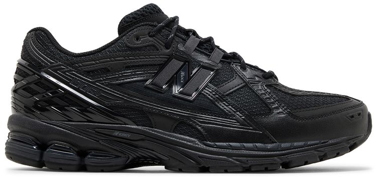 NB 1906U Triple Black