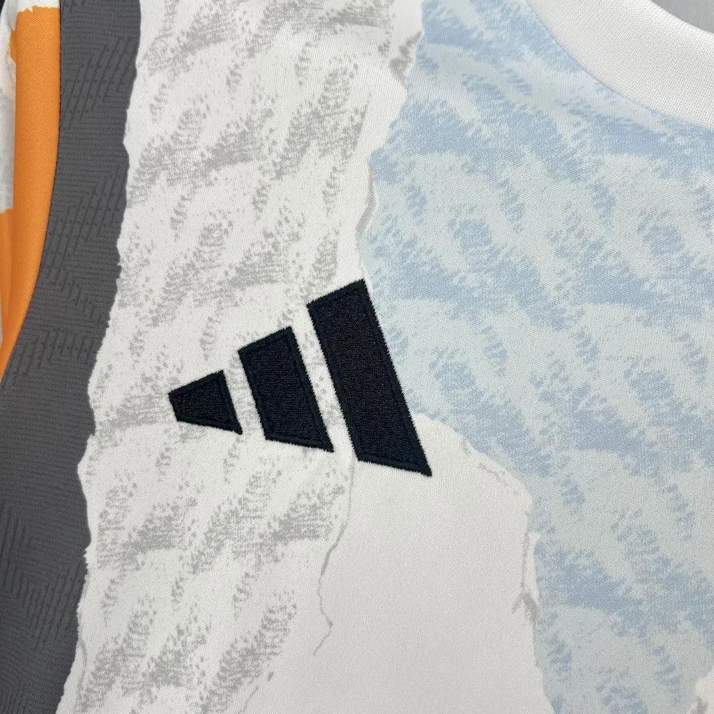 Maillot 24-25 Real Madrid v1 - vue 3