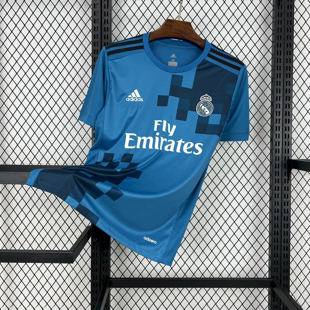 Real Madrid maillot foot 2017 2018 retro - vue 1
