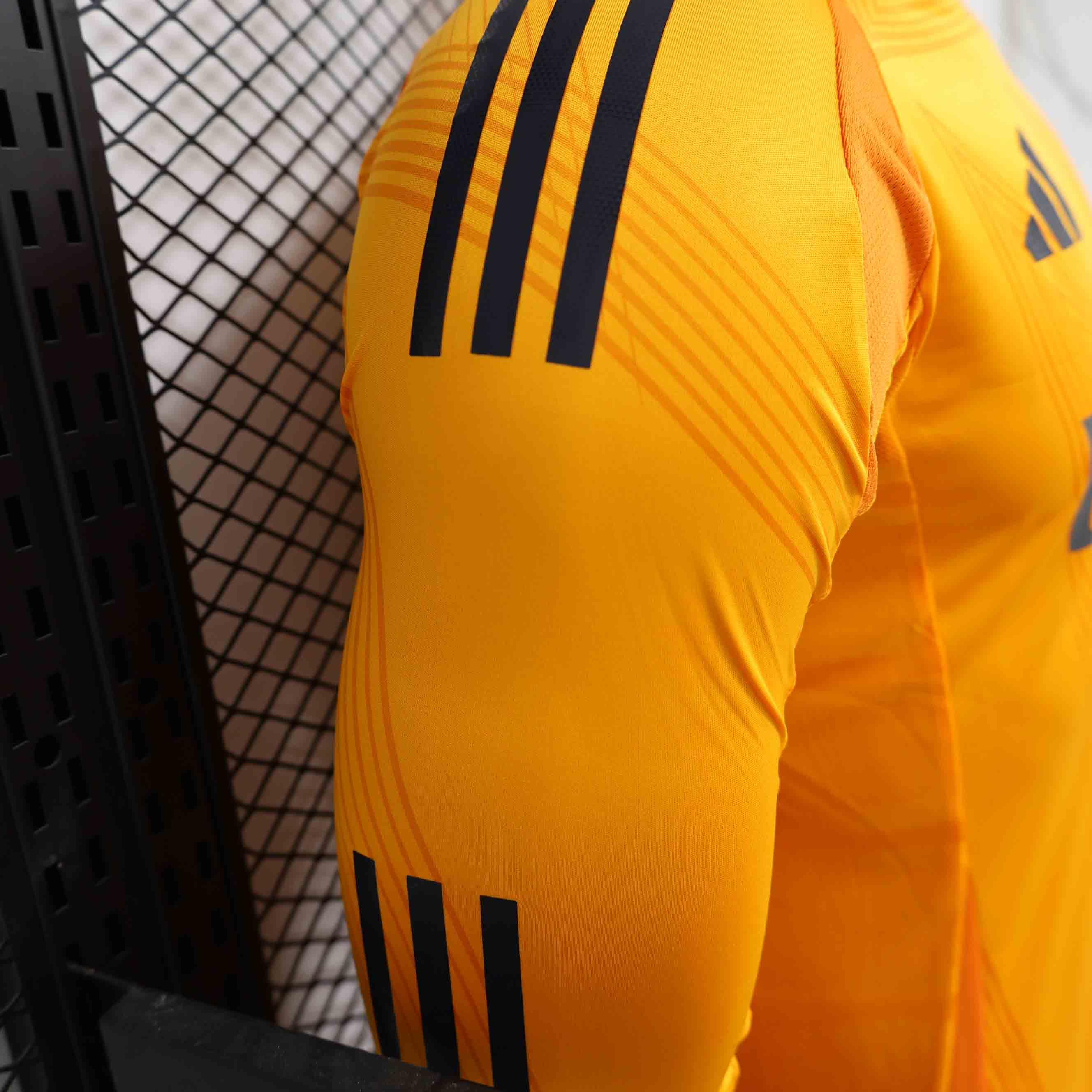 Maillot 24-25 Real Madrid Manche Longue - vue 3