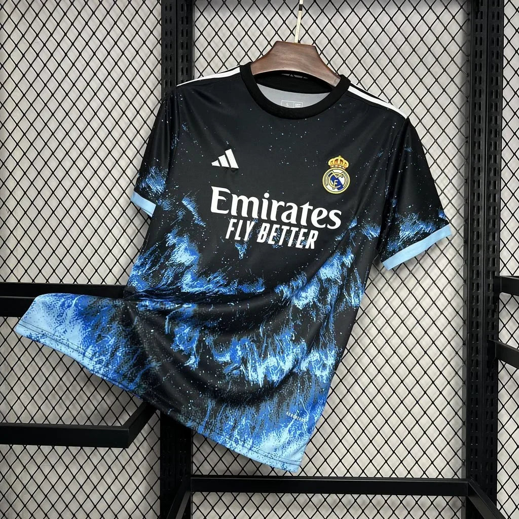 Real Madrid maillot foot concept 2024 2025 - vue 1