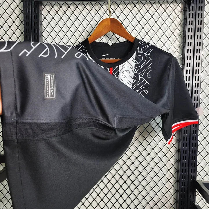 Maillot Angleterre foot concept 2024 2025 Burbery - vue 4