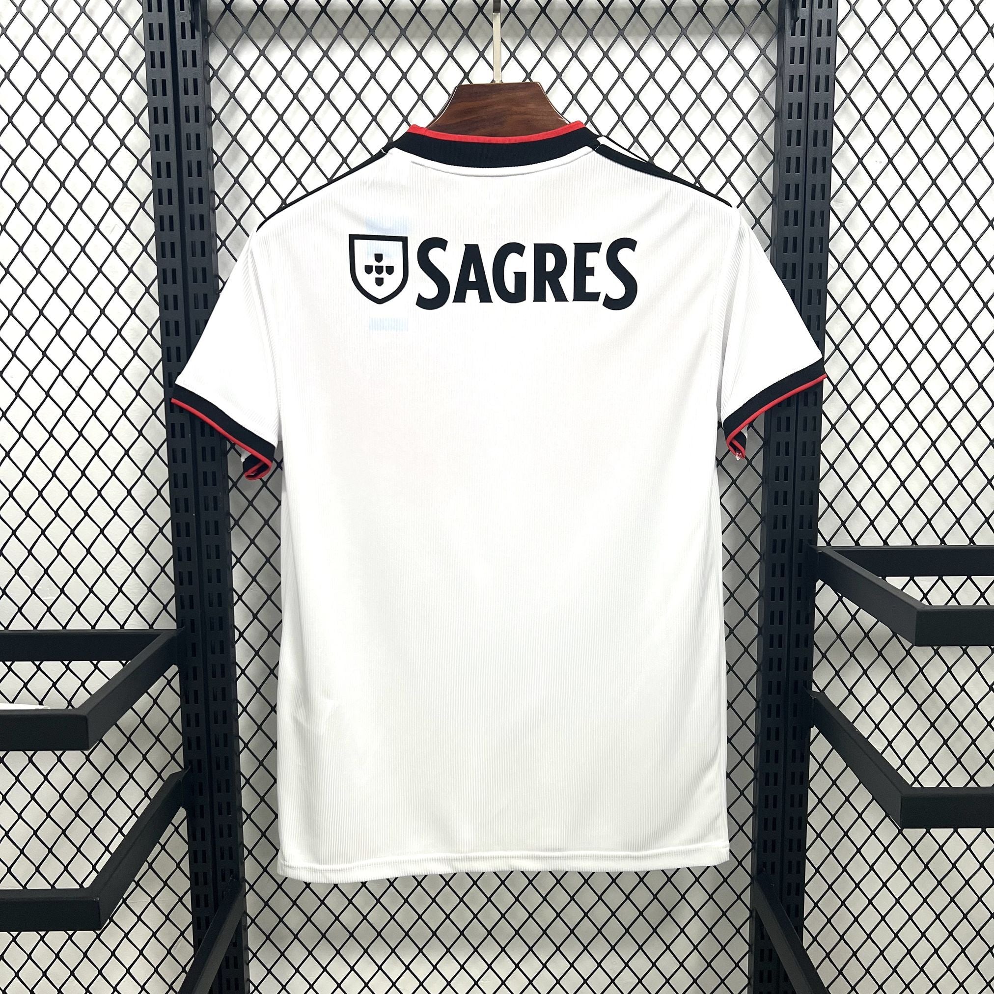 Maillot Benfica concept 2026-27 v2 - vue 2