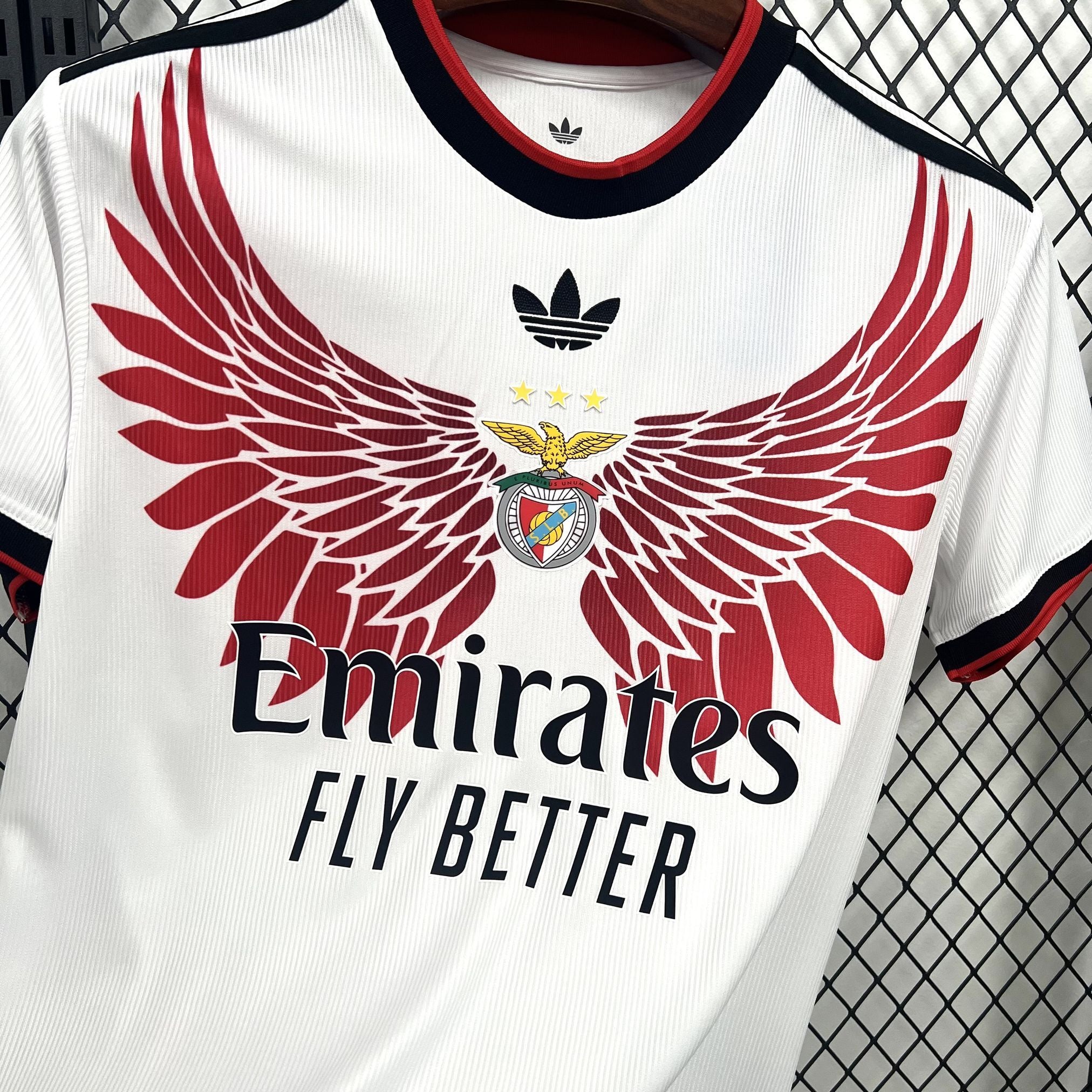 Maillot Benfica concept 2026-27 v2 - vue 3