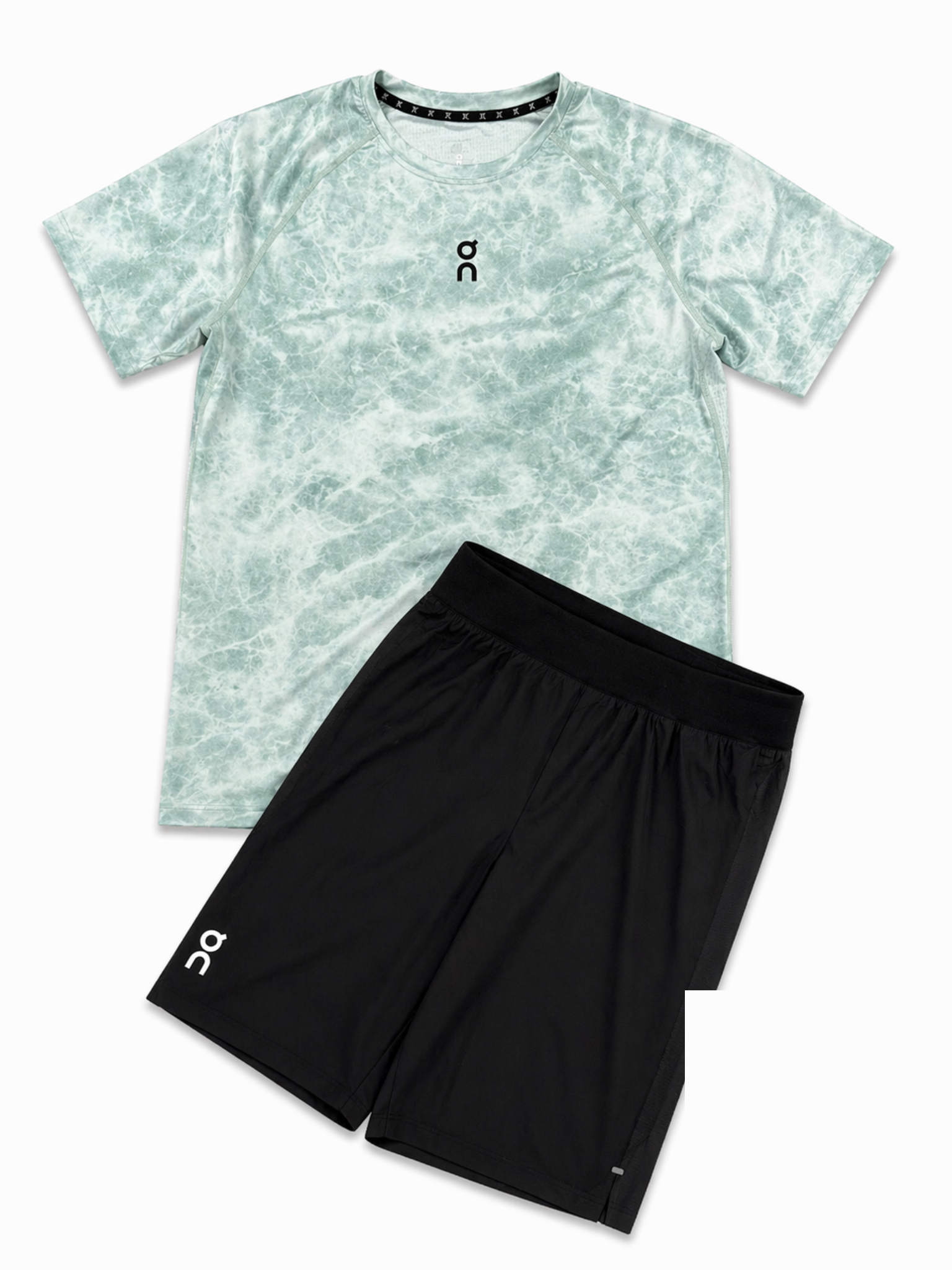 ENSEMBLE SHORT/t-shirt...