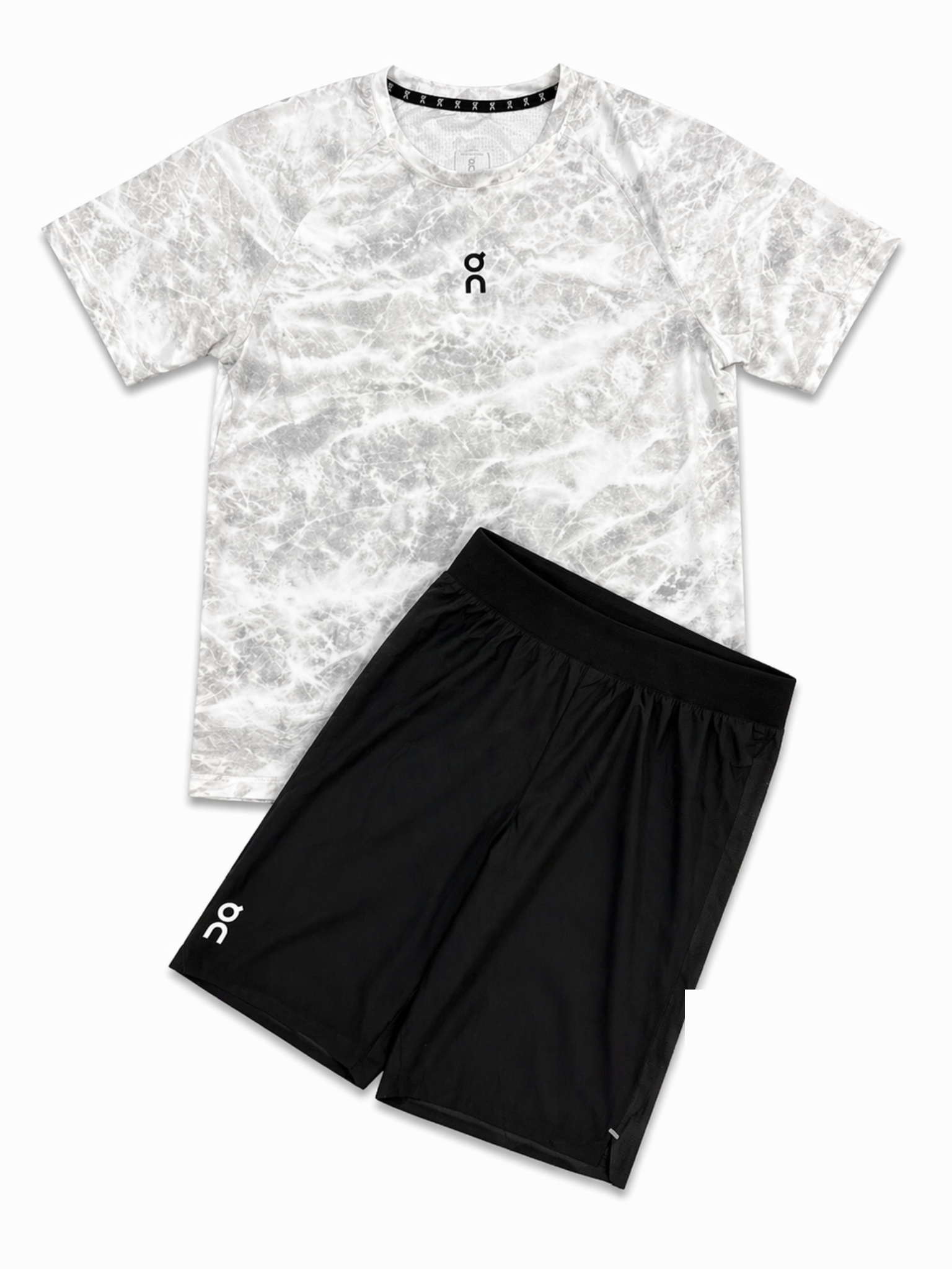 ENSEMBLE SHORT/t-shirt...