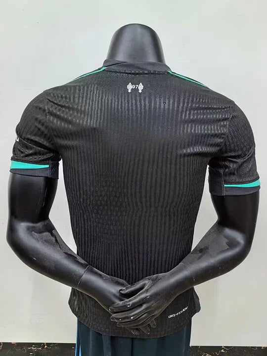 Maillot Liverpool saison 2023-2024 extérieur version player totalement noir - vue 4