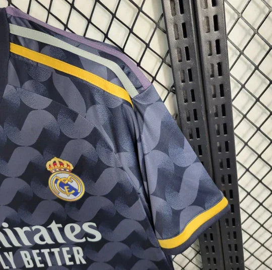 Maillot Real Madrid saison 2023-2024 extérieur - vue 5