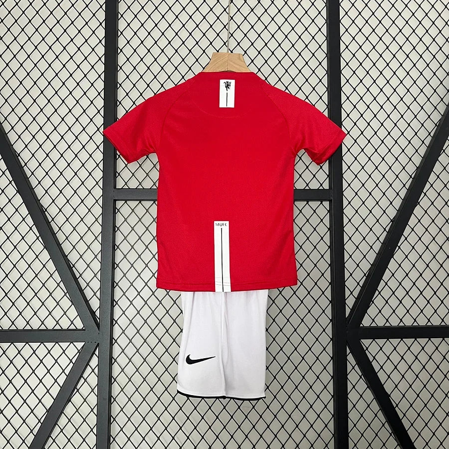 KIT ENFANT RÉTRO MANCHESTER UNITED 2008 - vue 2