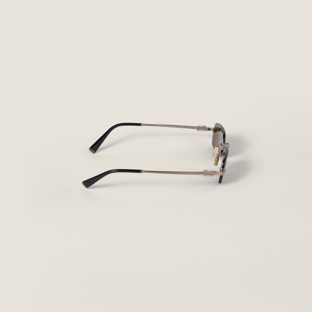 MI-MU Lunettes de soleil de la collection Eyewear v2 - vue 4