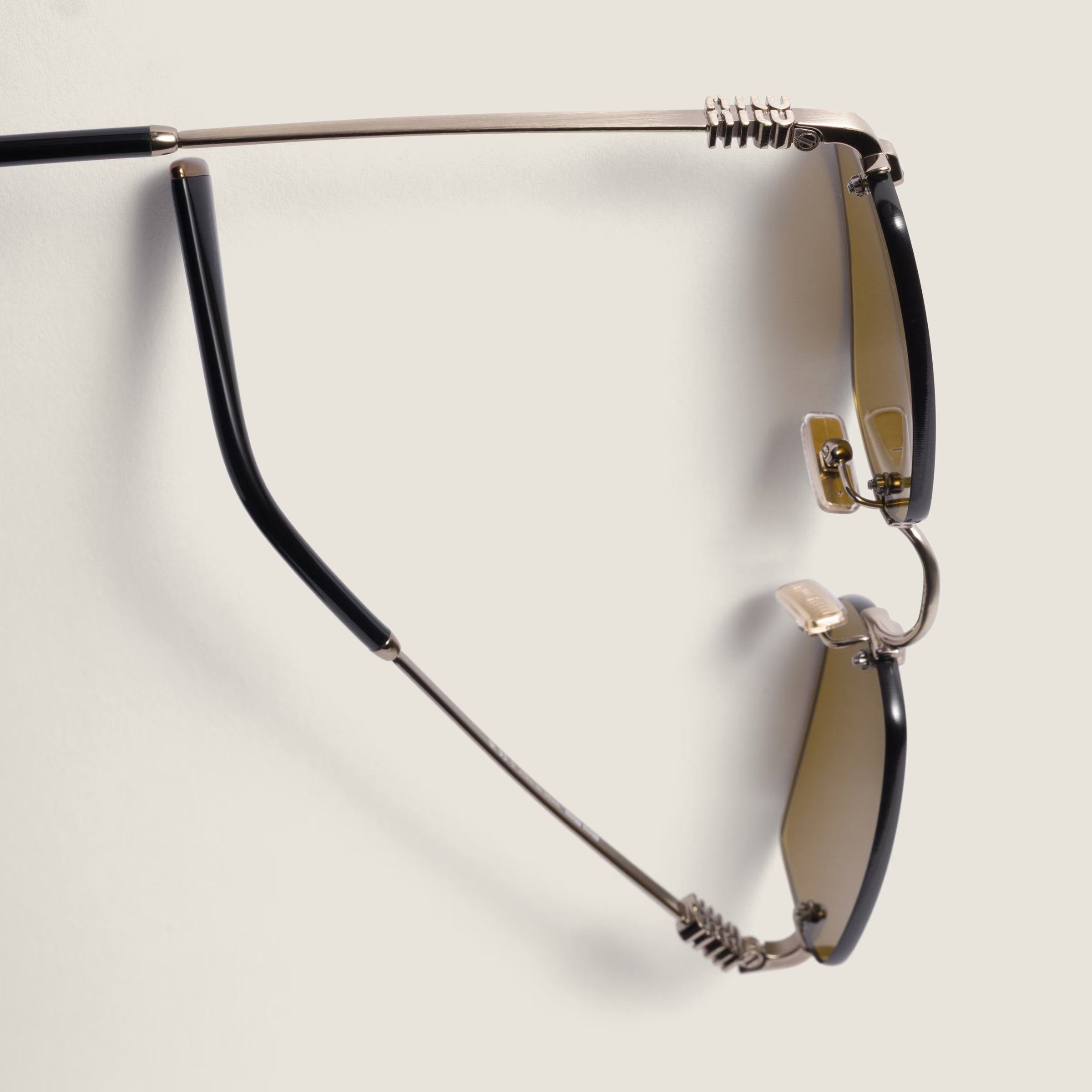 MI-MU Lunettes de soleil de la collection Eyewear v2 - vue 5