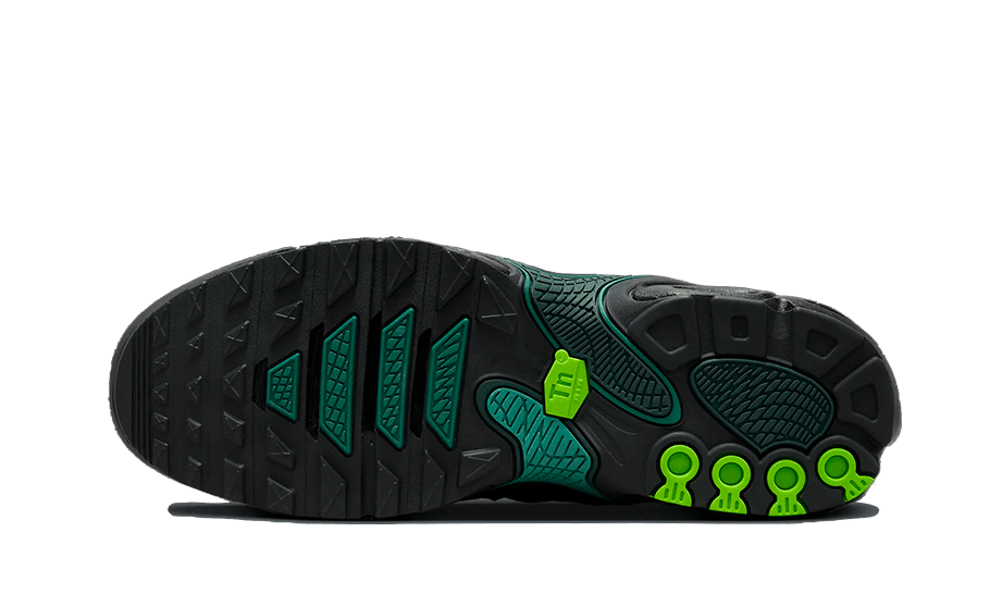 NK Air Max Plus Drift Black Volt