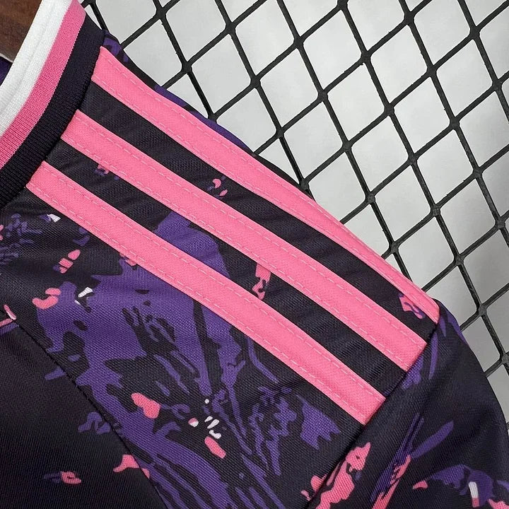 Maillot Real Madrid foot concept rose 2024 2025 v1 - vue 2