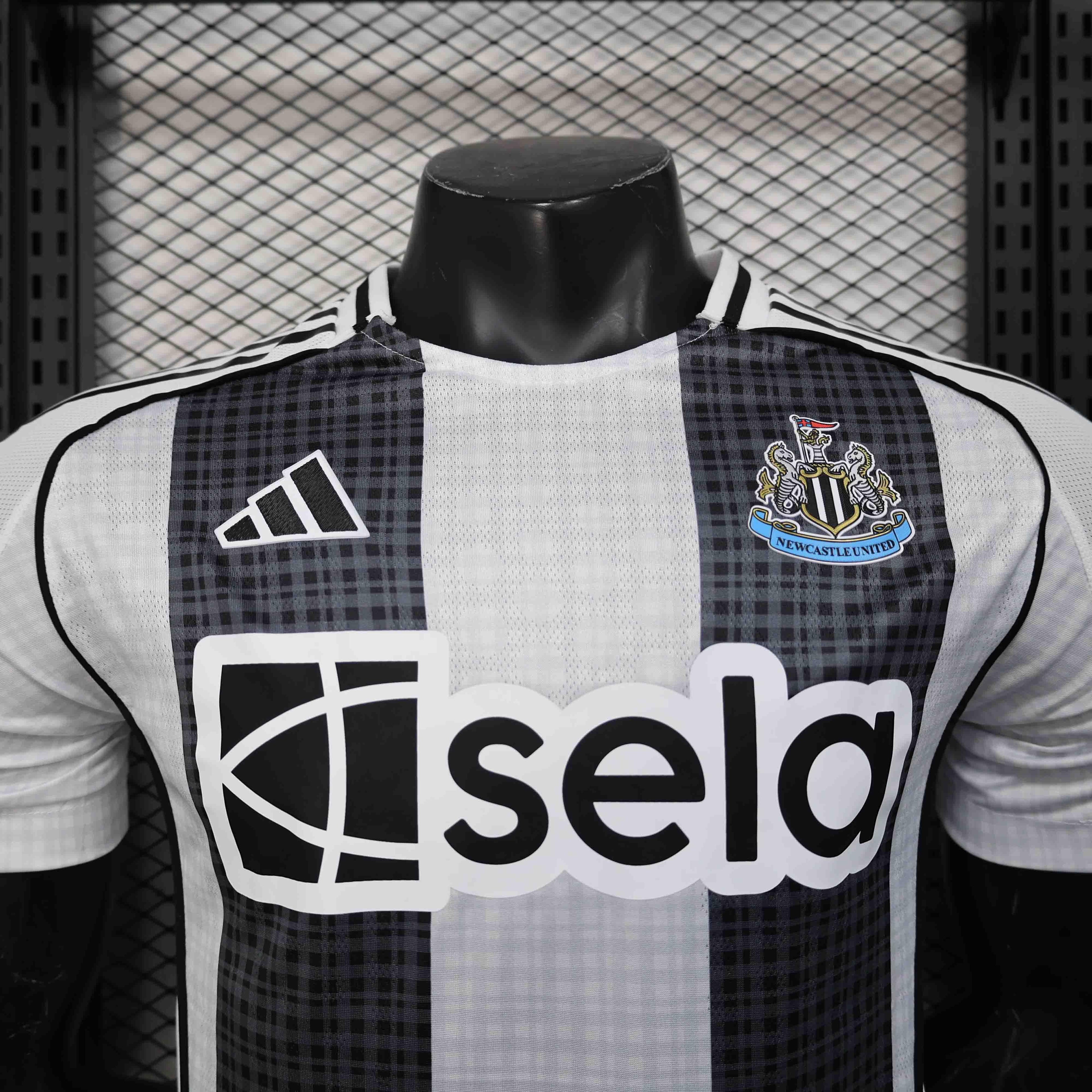 Maillot Newcastle 2025-26 v2 - vue 3