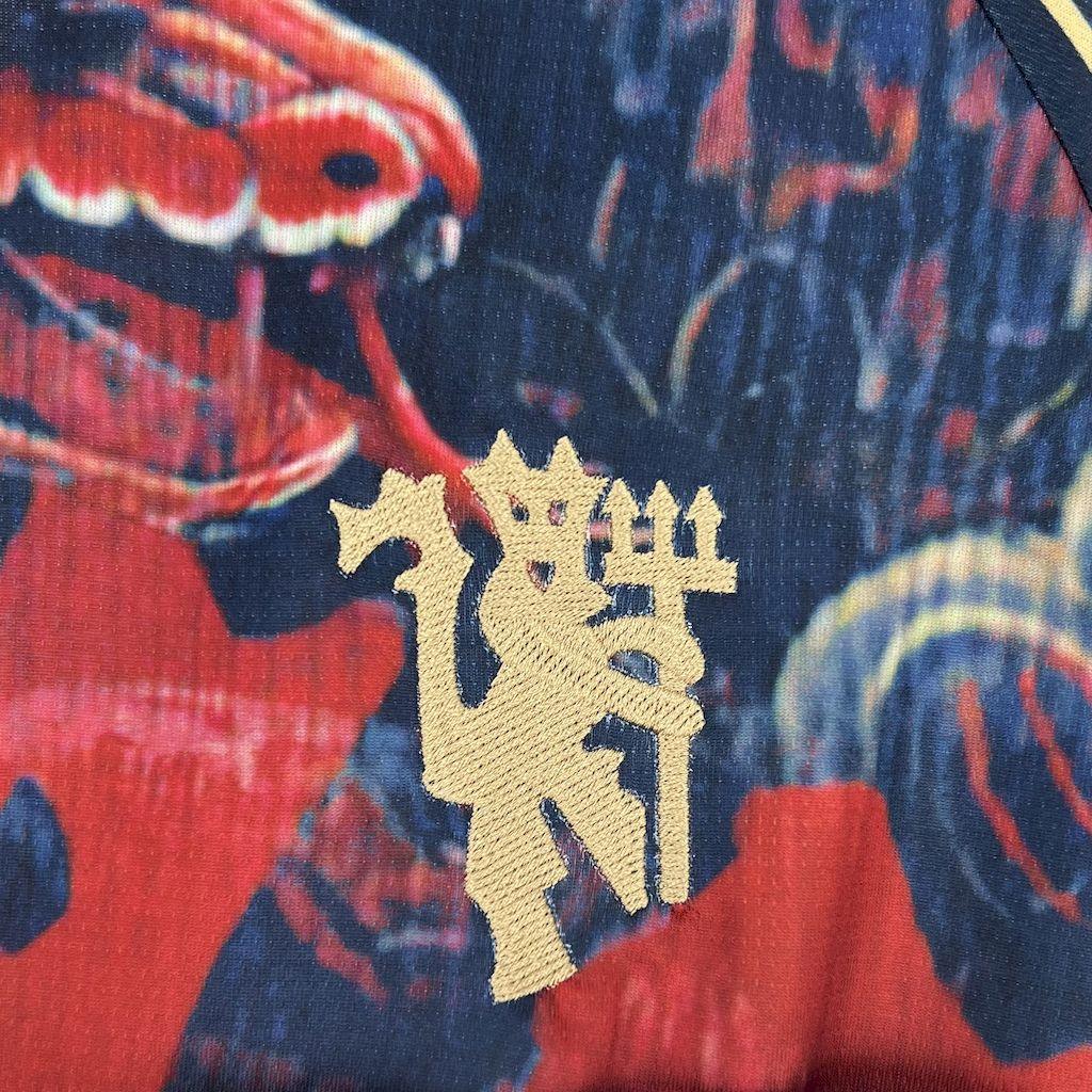 Maillot Manchester United concept 2025-26 v2 - vue 3