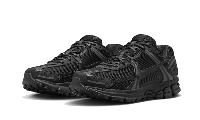 NK Vomero 5 Triple Black